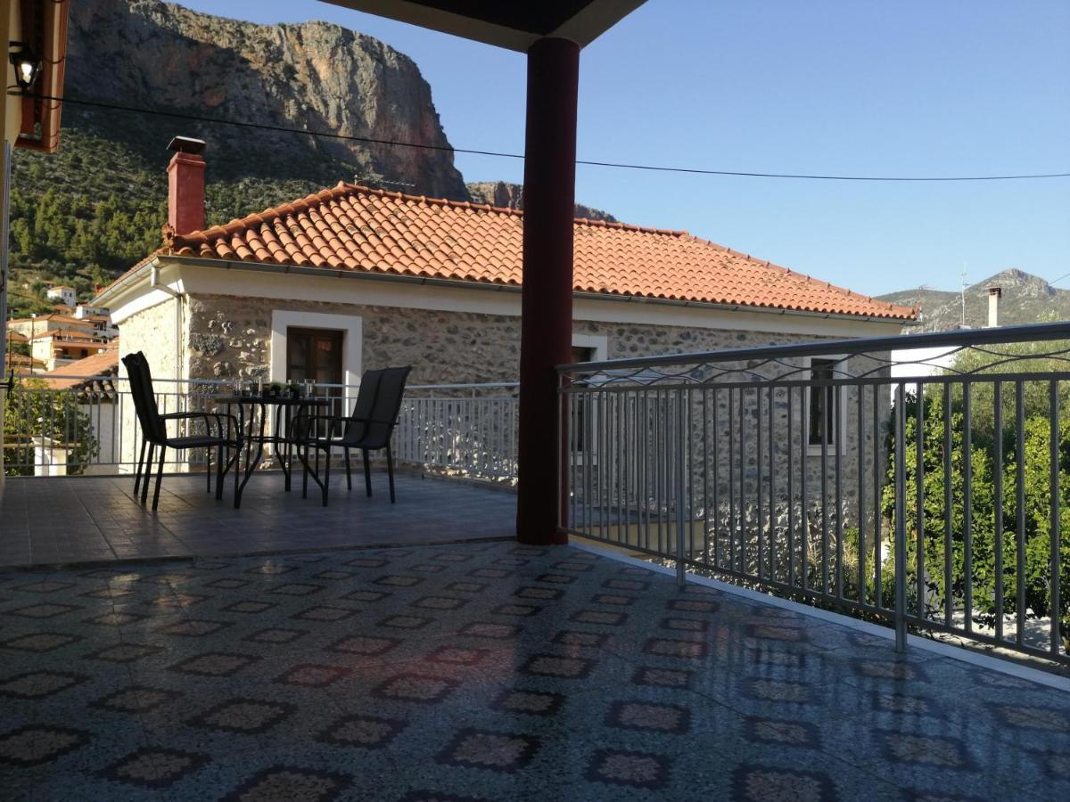 Sunny Cozy House With Grand Courtyard Διαμέρισμα Λεωνίδιο Εξωτερικό φωτογραφία