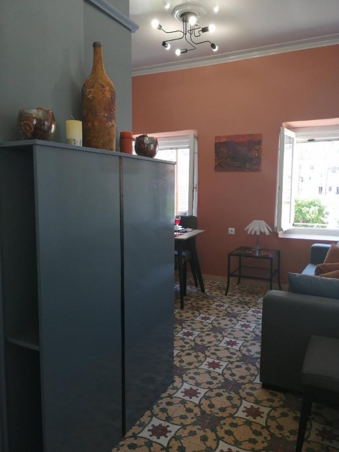 Sunny Cozy House With Grand Courtyard Διαμέρισμα Λεωνίδιο Εξωτερικό φωτογραφία