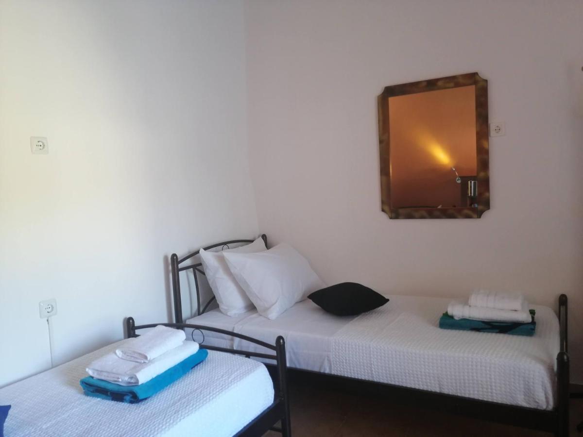 Sunny Cozy House With Grand Courtyard Διαμέρισμα Λεωνίδιο Εξωτερικό φωτογραφία