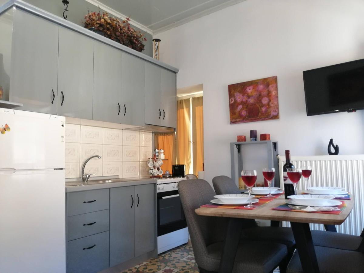 Sunny Cozy House With Grand Courtyard Διαμέρισμα Λεωνίδιο Εξωτερικό φωτογραφία